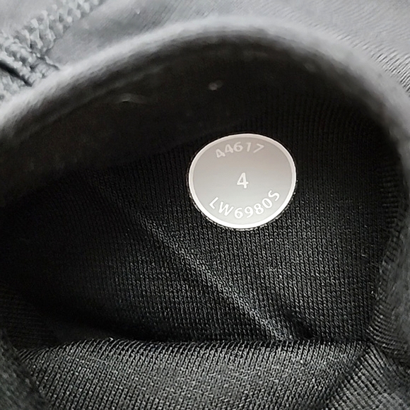 Lululemon Black Clam Digger Crop Pant 17" Inseam Stretch Yoga Athletic  Size 4 - Picture 6 of 12